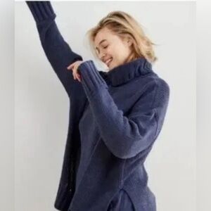 Aerie Beyond Chenille Navy Blue Turtleneck Sweater Women’s XS Chunky Oversize